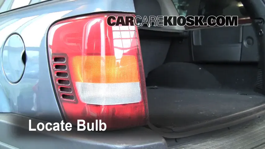 2003 Jeep Grand Cherokee Laredo 4.0L 6 Cyl. Lights Tail Light (replace bulb)